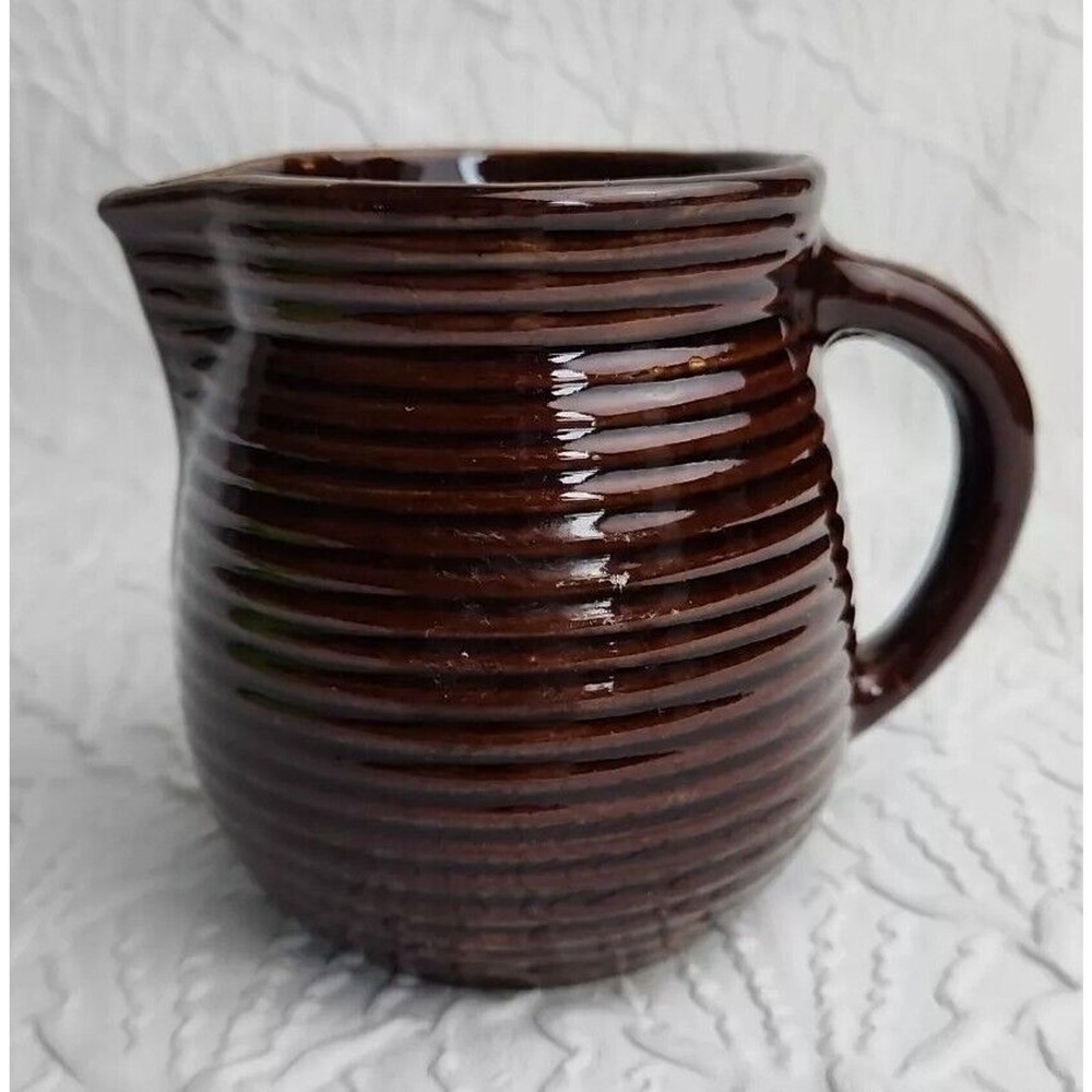 VINTAGE WESTERN STONEWARE‎ MAPLE LEAF Beehive Design MILK PITCHER